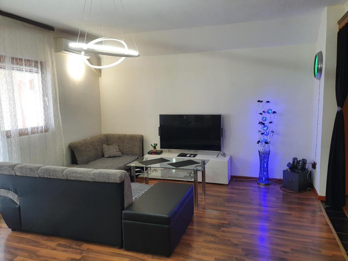 Hostel "Arco" Брчко Екстер'єр фото